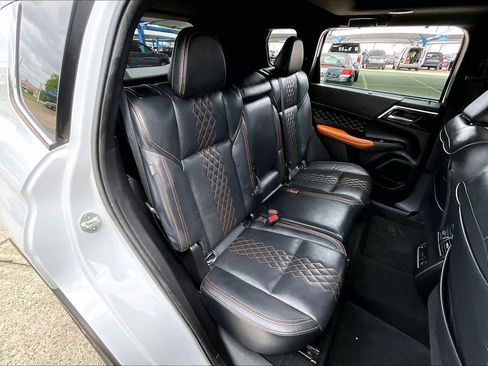 Used 2022 Mitsubishi Outlander SEL image 20