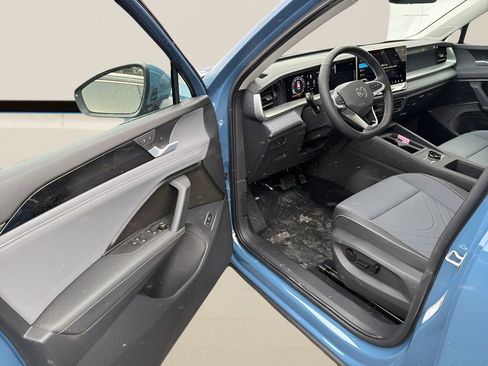 New 2026 Volkswagen Tiguan SE AWD/4WD image 14