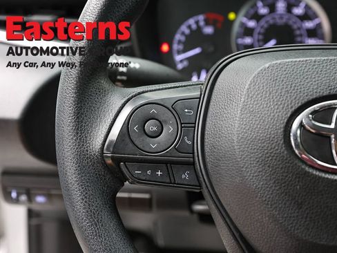 Used 2022 Toyota Corolla LE FWD image 14