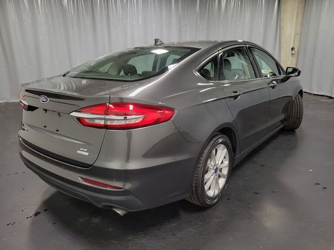 Used 2020 Ford Fusion SE image 9