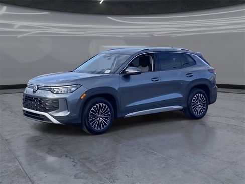 New 2025 Volkswagen Tiguan S image 3