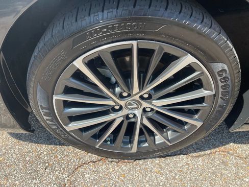 Used 2020 Lexus ES 350 w/ Premium Package image 9