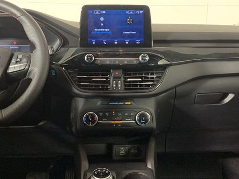 Used 2025 Ford Escape ST-Line AWD/4WD image 13