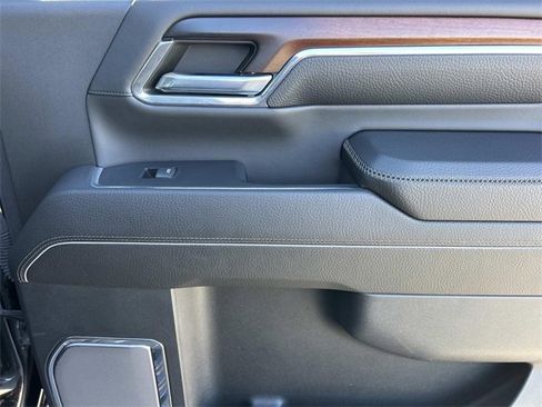 Used 2024 GMC Sierra 3500 Denali w/ Denali Reserve Package image 23