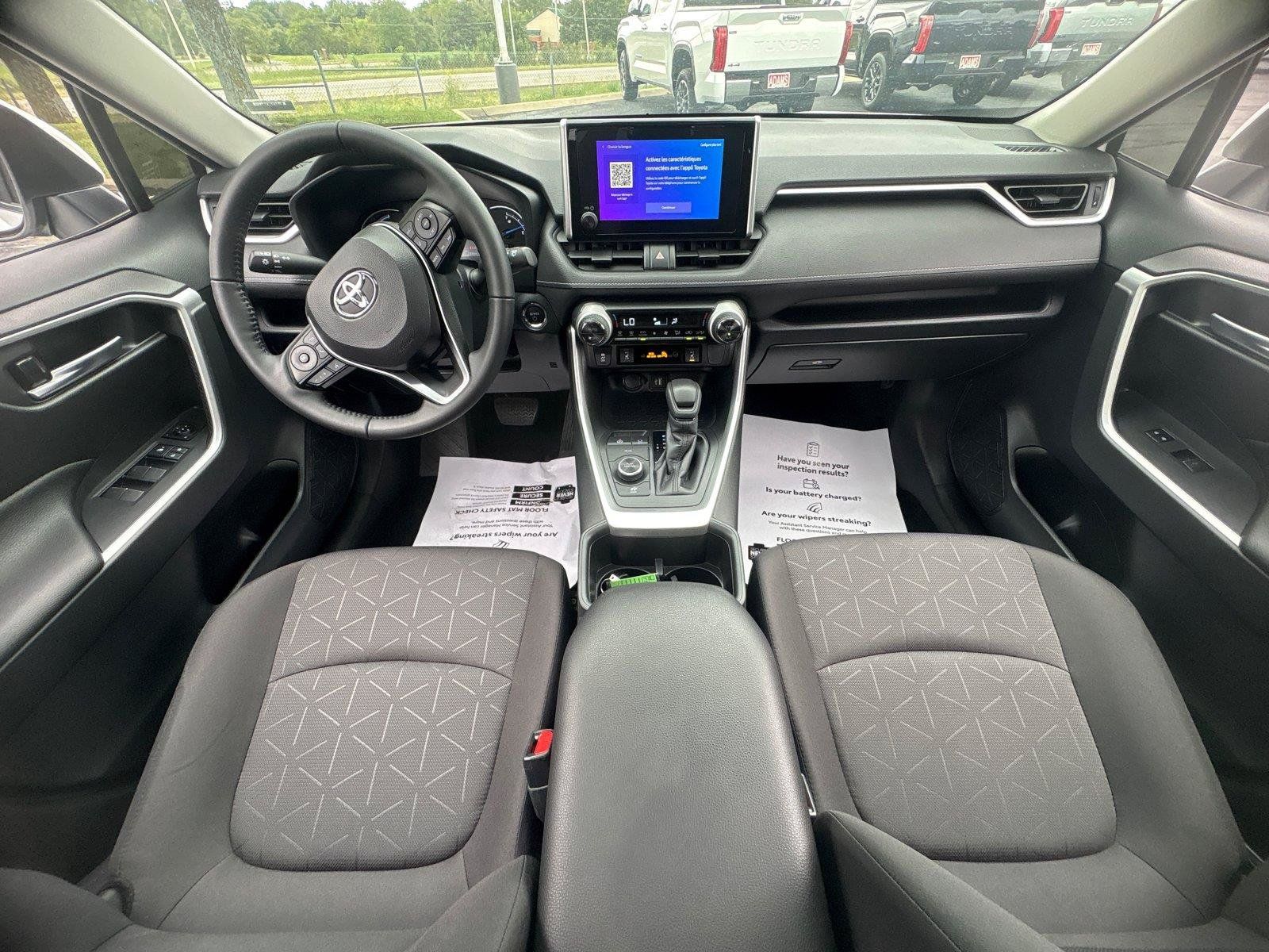 Used 2025 Toyota RAV4 XLE w/ Convenience Package AWD/4WD image 15