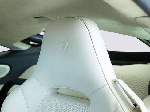 Used 2023 McLaren GT image 17