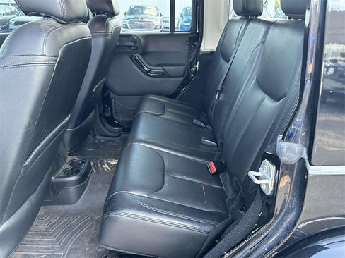 Used 2015 Jeep Wrangler Unlimited Sahara image 13