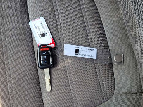 Used 2019 Honda CR-V LX image 34