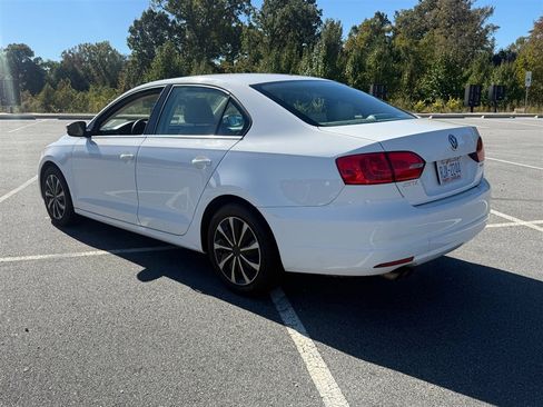 Used 2013 Volkswagen Jetta SE image 3