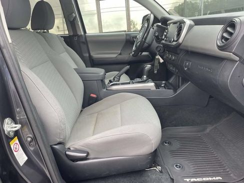 Used 2020 Toyota Tacoma SR5 RWD image 8