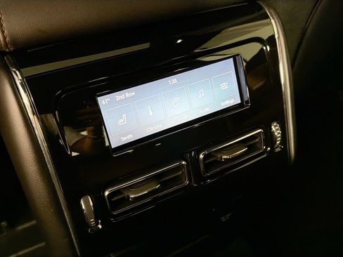 Used 2021 Lincoln Aviator Reserve w/ Equipment Group 202A AWD/4WD image 27