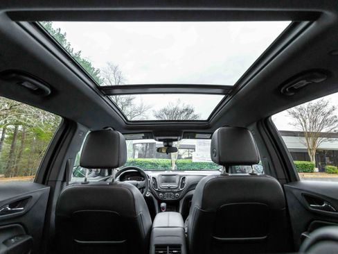 Used 2023 Chevrolet Equinox RS image 12