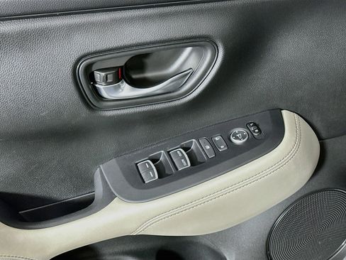 Used 2025 Honda HR-V EX-L image 15