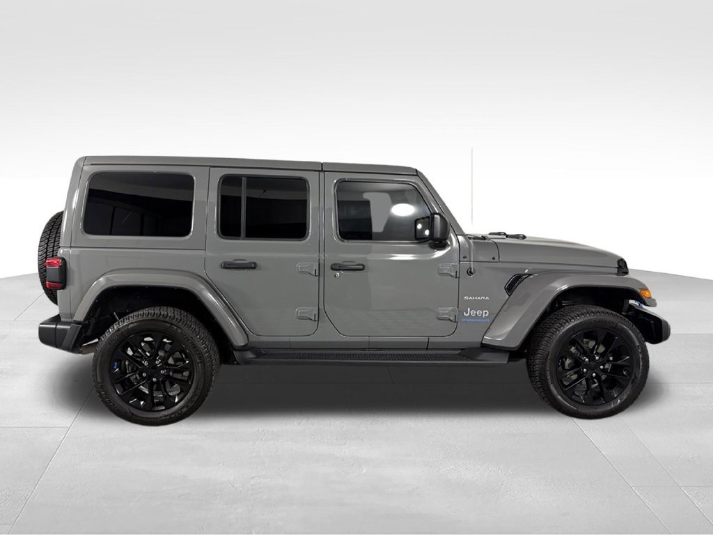 Used 2023 Jeep Wrangler Unlimited Sahara AWD/4WD image 7