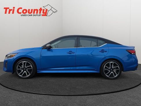 Used 2025 Nissan Sentra SR FWD image 5
