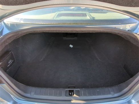 Used 2018 INFINITI Q70 Luxe image 27