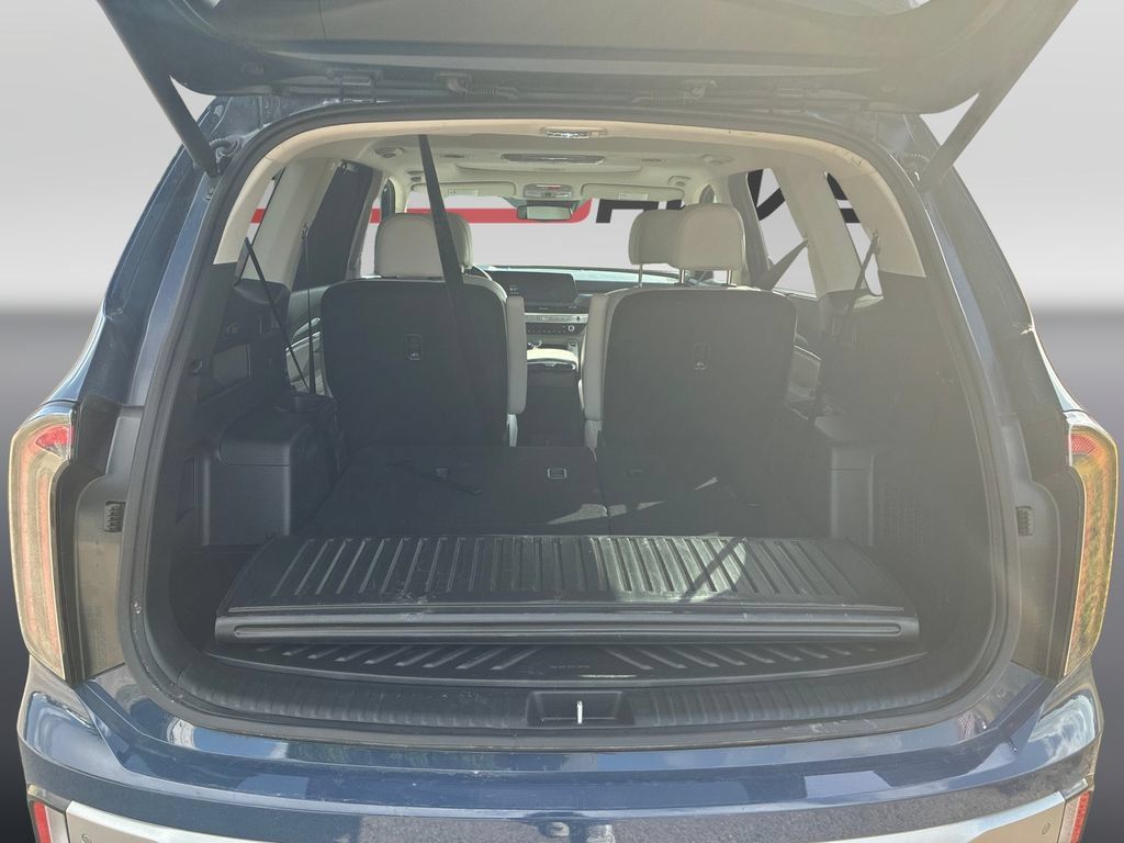 Used 2023 Kia Telluride EX w/ EX Captain's Chair Package FWD image 19