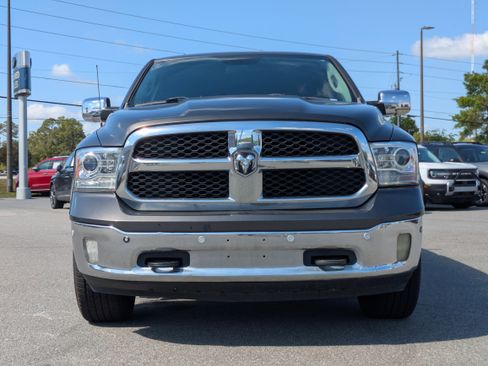 Used 2018 RAM 1500 Laramie w/ Convenience Group AWD/4WD image 9