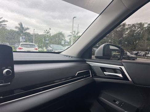 Used 2024 Mitsubishi Outlander FWD image 44