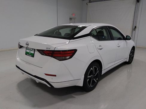 Used 2024 Nissan Sentra SV image 9