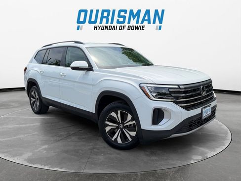 Used 2024 Volkswagen Atlas SE AWD/4WD image 1