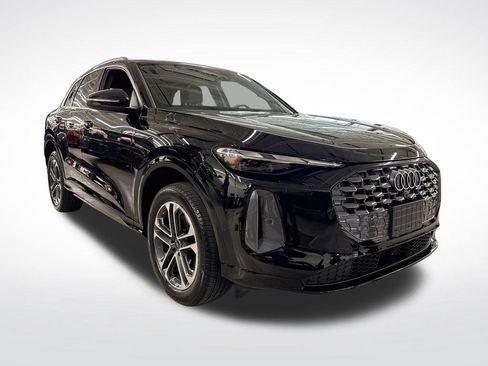 Certified 2025 Audi Q5 Premium w/ Convenience Package AWD/4WD image 7