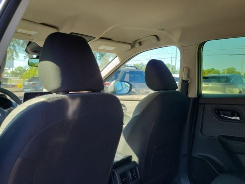 Used 2023 Nissan Rogue SV FWD image 12