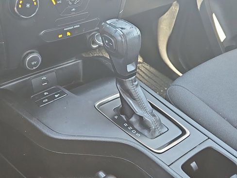 Used 2020 Ford Ranger XL w/ Equipment Group 101A Mid image 11