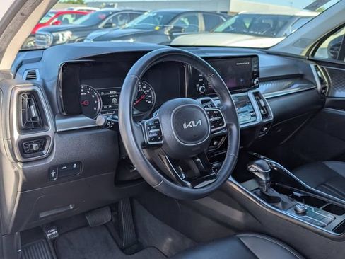 Used 2023 Kia Sorento S FWD image 4