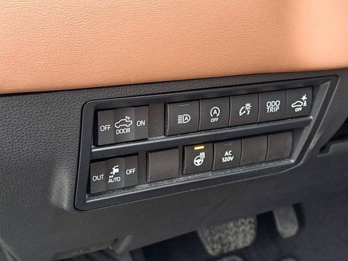 Used 2023 Toyota Tundra 1794 Edition image 9