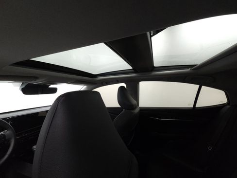 Certified 2025 Toyota Camry XLE FWD image 5