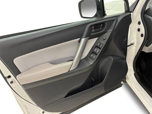 Used 2018 Subaru Forester 2.5i Premium w/ All-Weather Package image 13