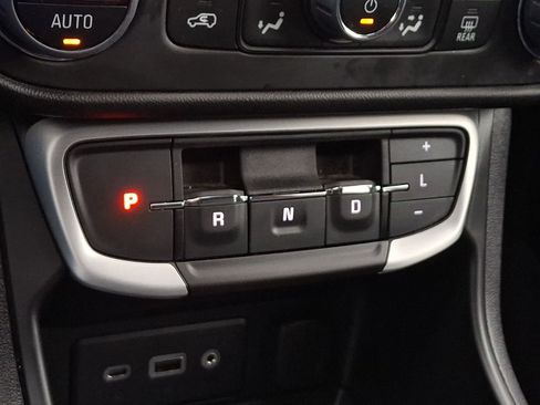 Used 2023 GMC Terrain SLE w/ Driver Convenience Package AWD/4WD image 15