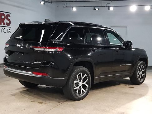 Used 2024 Jeep Grand Cherokee Limited image 7