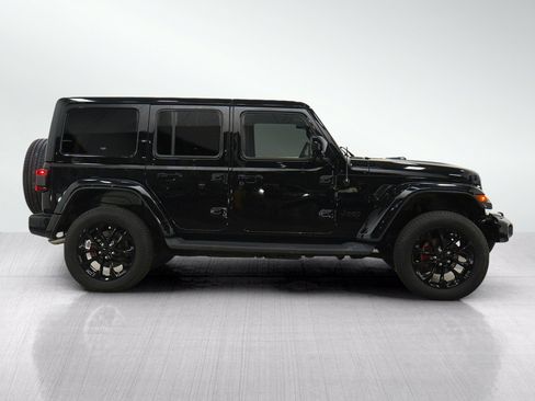 Used 2022 Jeep Wrangler Unlimited Sahara AWD/4WD image 6