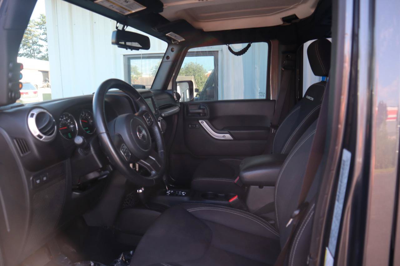 Used 2017 Jeep Wrangler Unlimited Rubicon w/ Cold Weather Group AWD/4WD image 63