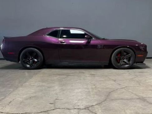 Used 2020 Dodge Challenger SRT Hellcat image 3