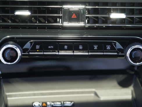 New 2026 Chevrolet Suburban Premier RWD image 35