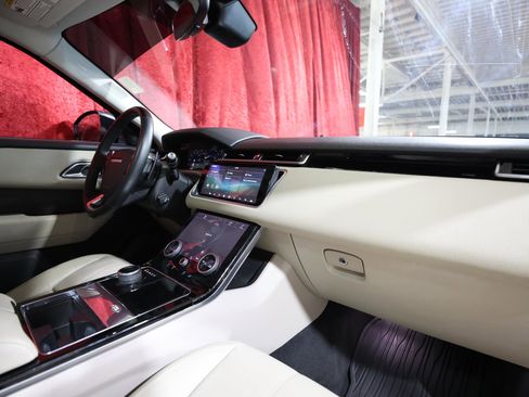 Used 2019 Land Rover Range Rover Velar S AWD/4WD image 23