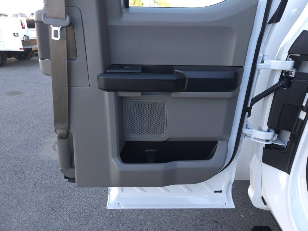 Used 2017 Ford F250 XL w/ Power Equipment Group AWD/4WD image 19