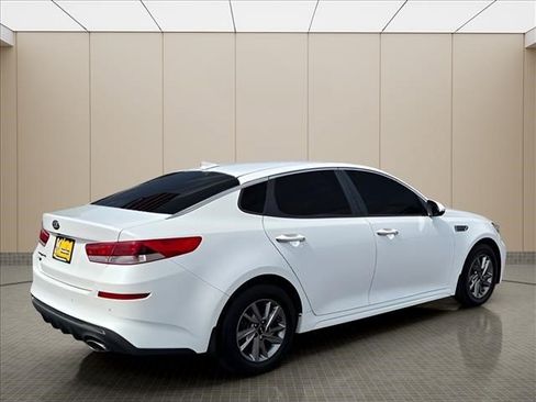 Used 2019 Kia Optima LX FWD image 3