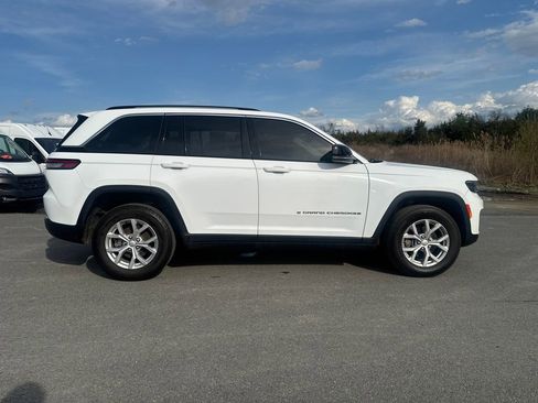 Used 2023 Jeep Grand Cherokee Limited AWD/4WD image 8