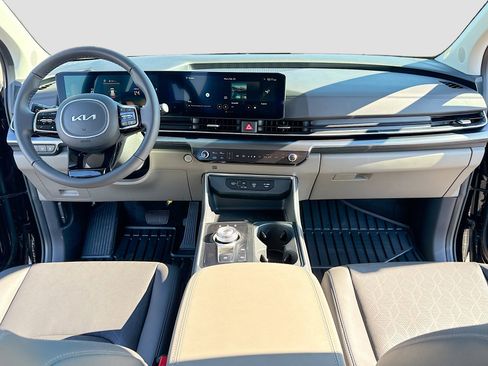 New 2026 Kia Carnival LXS image 3