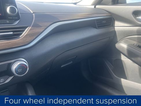 Used 2025 Nissan Altima 2.5 SV image 22