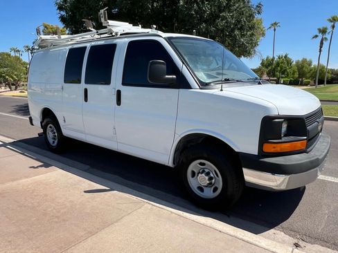 Used 2014 Chevrolet Express 2500 w/ Cold Climate Package image 7