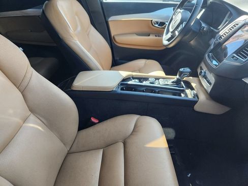 Used 2017 Volvo XC90 T6 Momentum w/ Vision Package AWD/4WD image 18