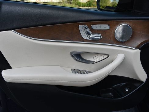 Used 2018 Mercedes-Benz E 300 4MATIC w/ Premium 1 Package image 15