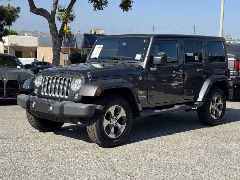 Used 2018 Jeep Wrangler Unlimited Sahara w/ Connectivity Group AWD/4WD image 3