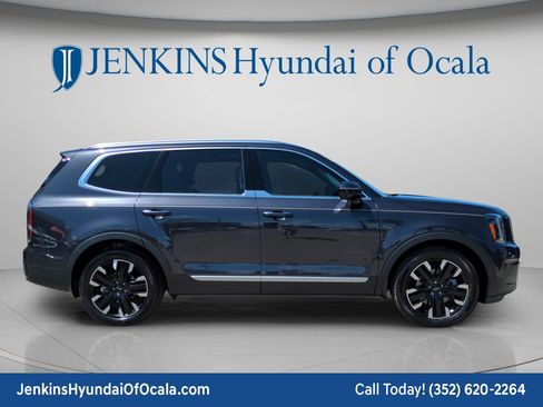 Used 2025 Kia Telluride SX w/ SX Captain's Chair Package AWD/4WD image 2