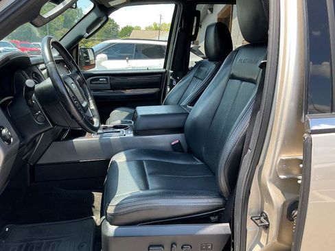Used 2017 Ford Expedition EL Platinum RWD image 16